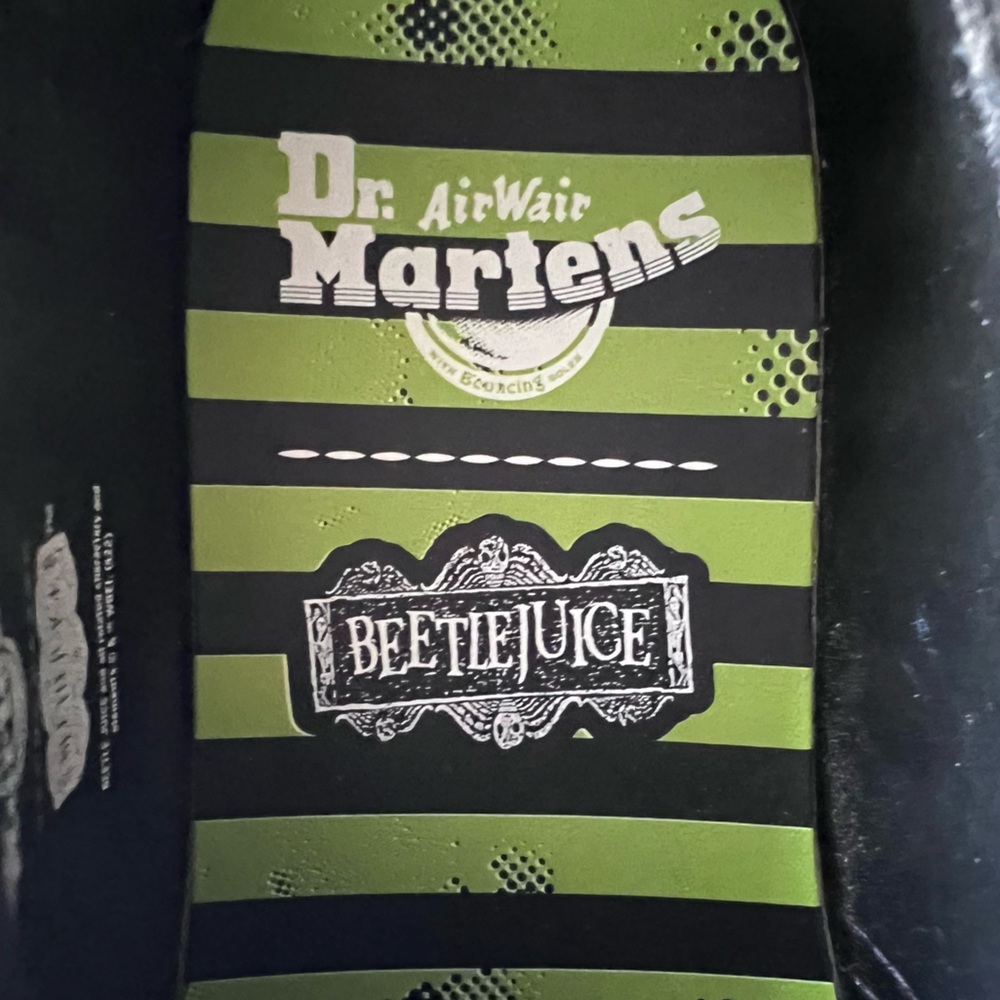 Dr. Martens LIMITED EDITION Women's 1461
Beetlejuice X Warner Bros Studio Size 9 - Picture 15 of 16
